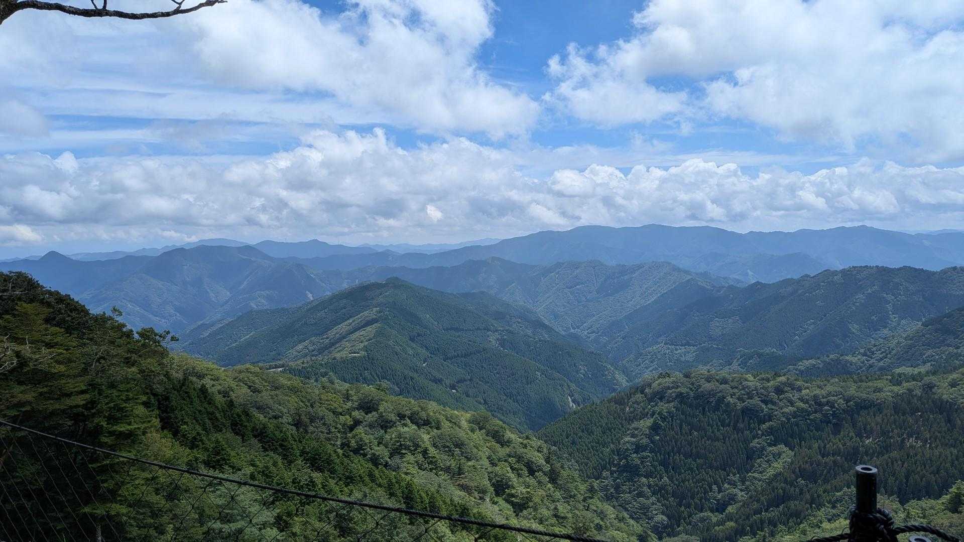 登山道から外れた所が毎度気になっていたので、立ち寄る。やはり眺望が良い！