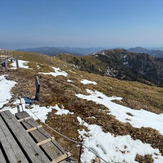 山頂から見る一ノ森方面