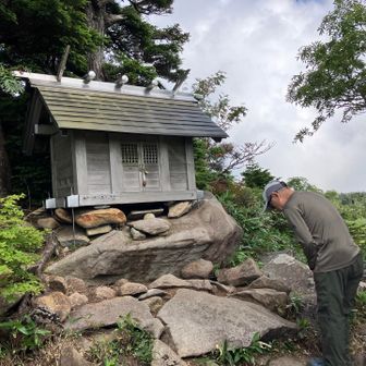 “苗場神社”前を通り、