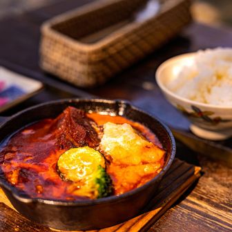 それほど並んではいませんでしたが、食べ終わるまで1時間は最低かかりますね。