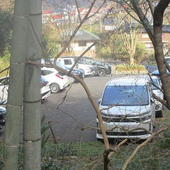 駐車場は満車😆　　　　
Ki女史👀🙋‍♂️　　　　　　
住職さん👀🙋‍♂️満車で😲　　　　　　　　　　　
満車の時は古浦海水浴場・古浦天望台駐車場をお勧めします