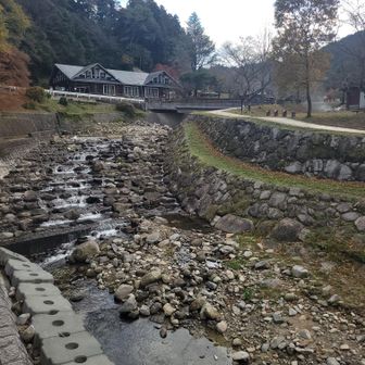 竜岩自然の家に駐車