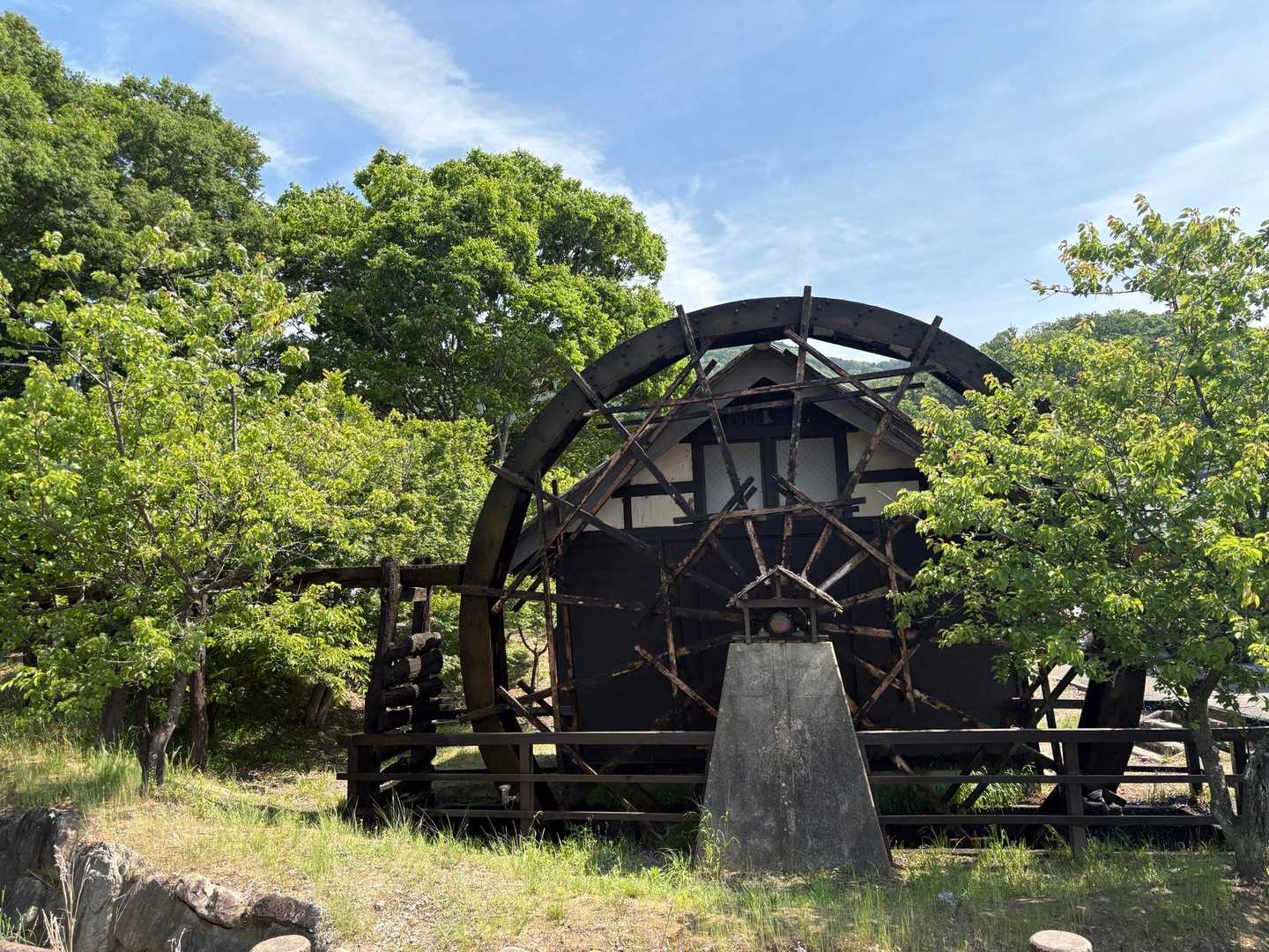 小町の里の水車
いいお天気