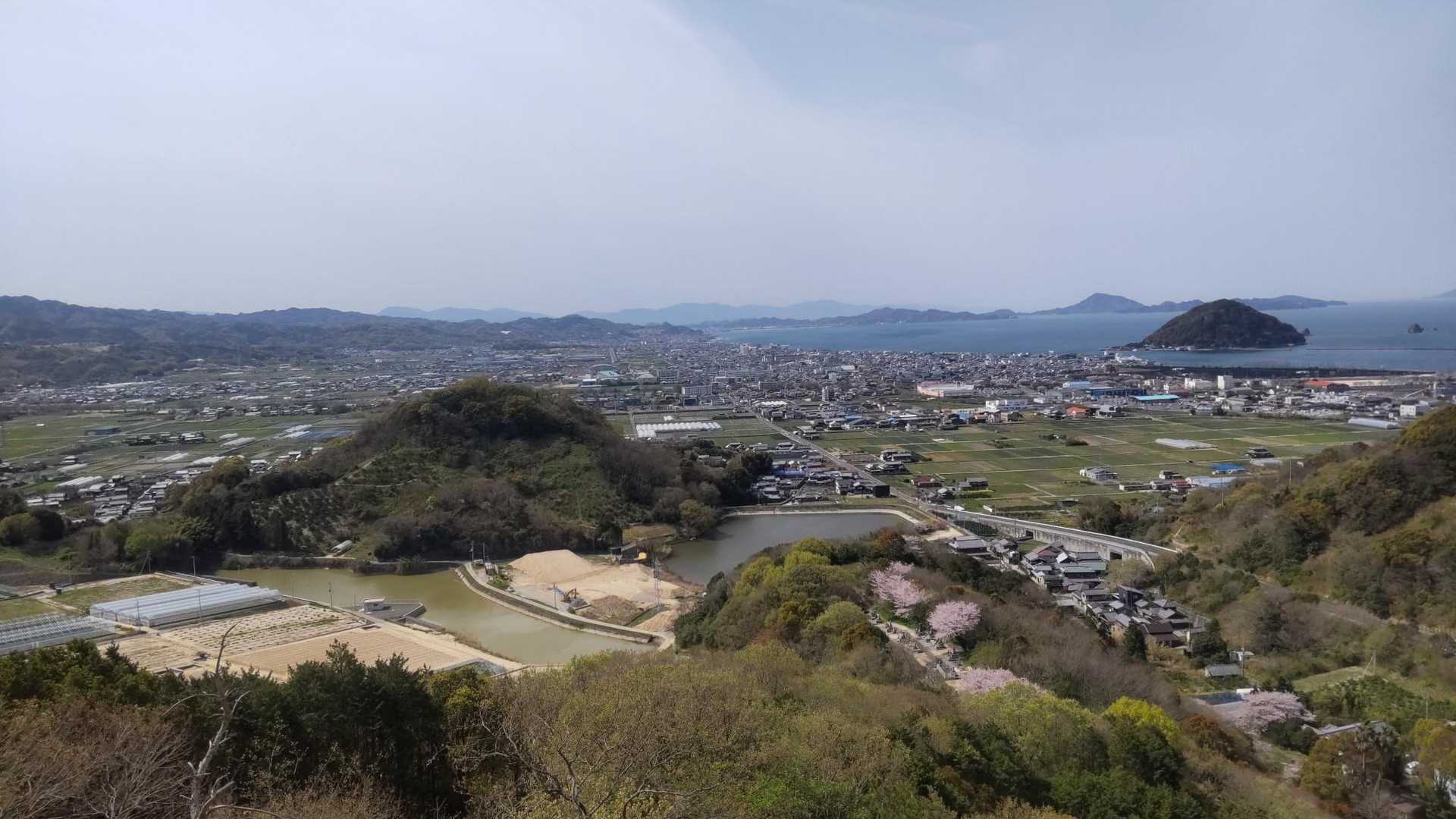 腰折山と言う名の通り中々の傾斜
景色も抜群