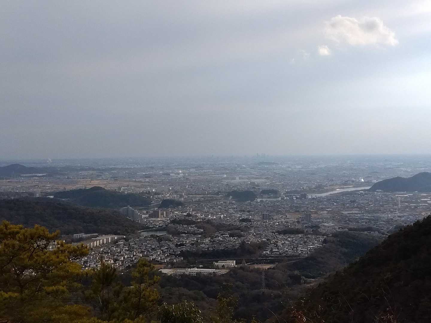 名古屋ビル群はギリギリ見える程度