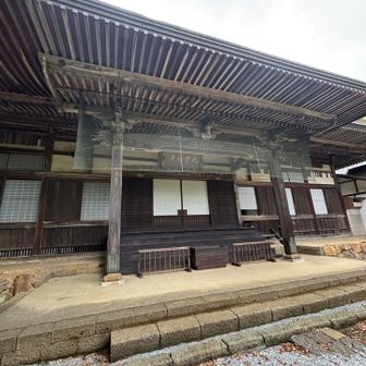 今日最後のお寺で大中寺🙏

江戸時代の怪談集『雨月物語』の青頭巾というお話しの舞台になったお寺とのこと🫣

雨月物語……🙄

あとで調べてみよっと🫢