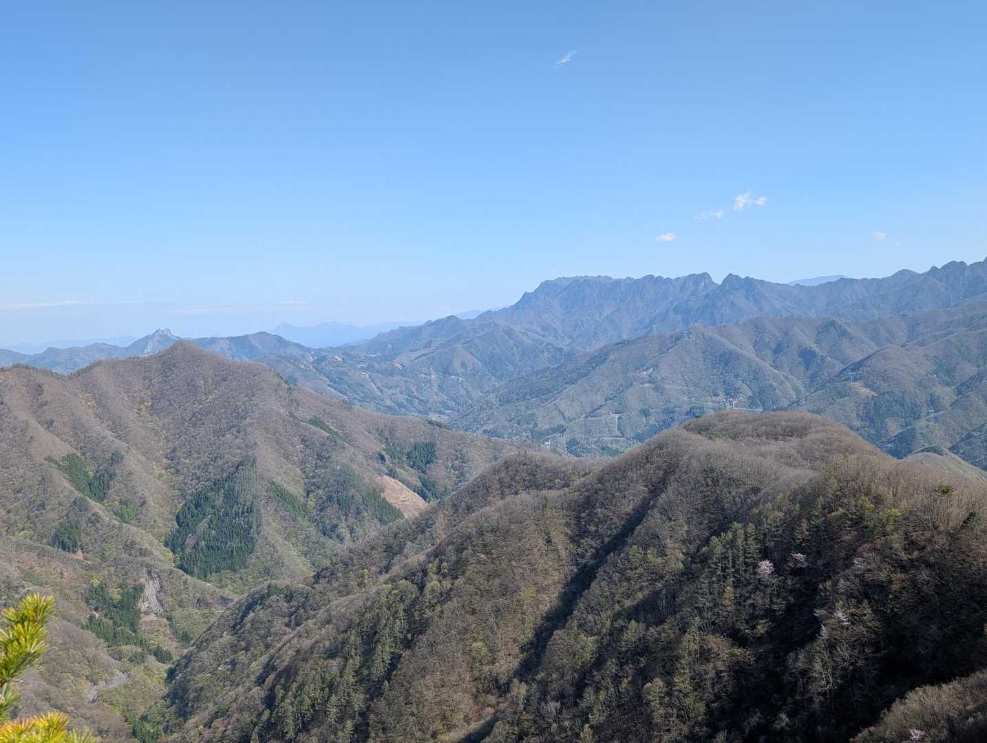 見晴から📸両神山、二子山を🧐