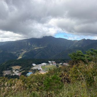 氷ノ山ですかね　山頂には雲がかかってました