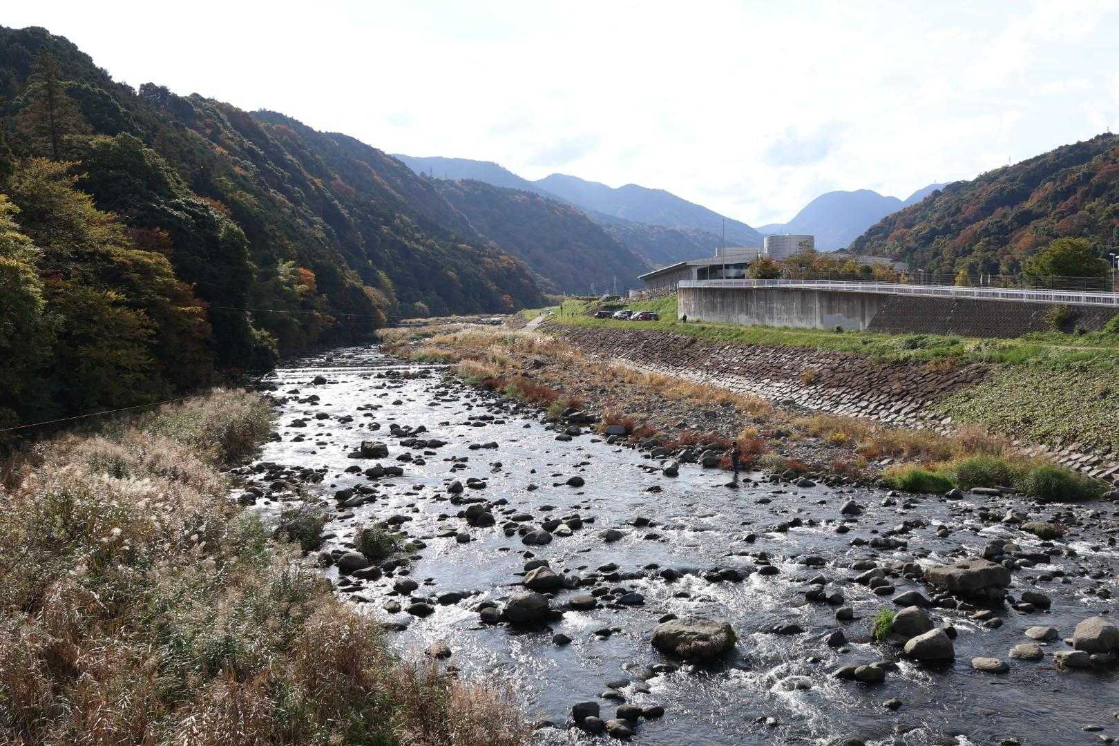 入生田駅に降りてきた。早川。