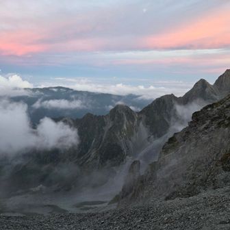 山荘の前はこんな感じに✨
この後、翌朝5時まで爆睡💤💤