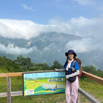 朝のうちは、雲が重いけど、少し山容が見えました。