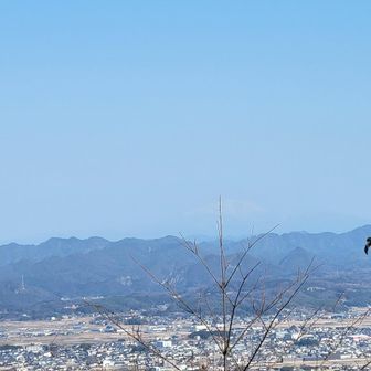 うっすらと御嶽山が。