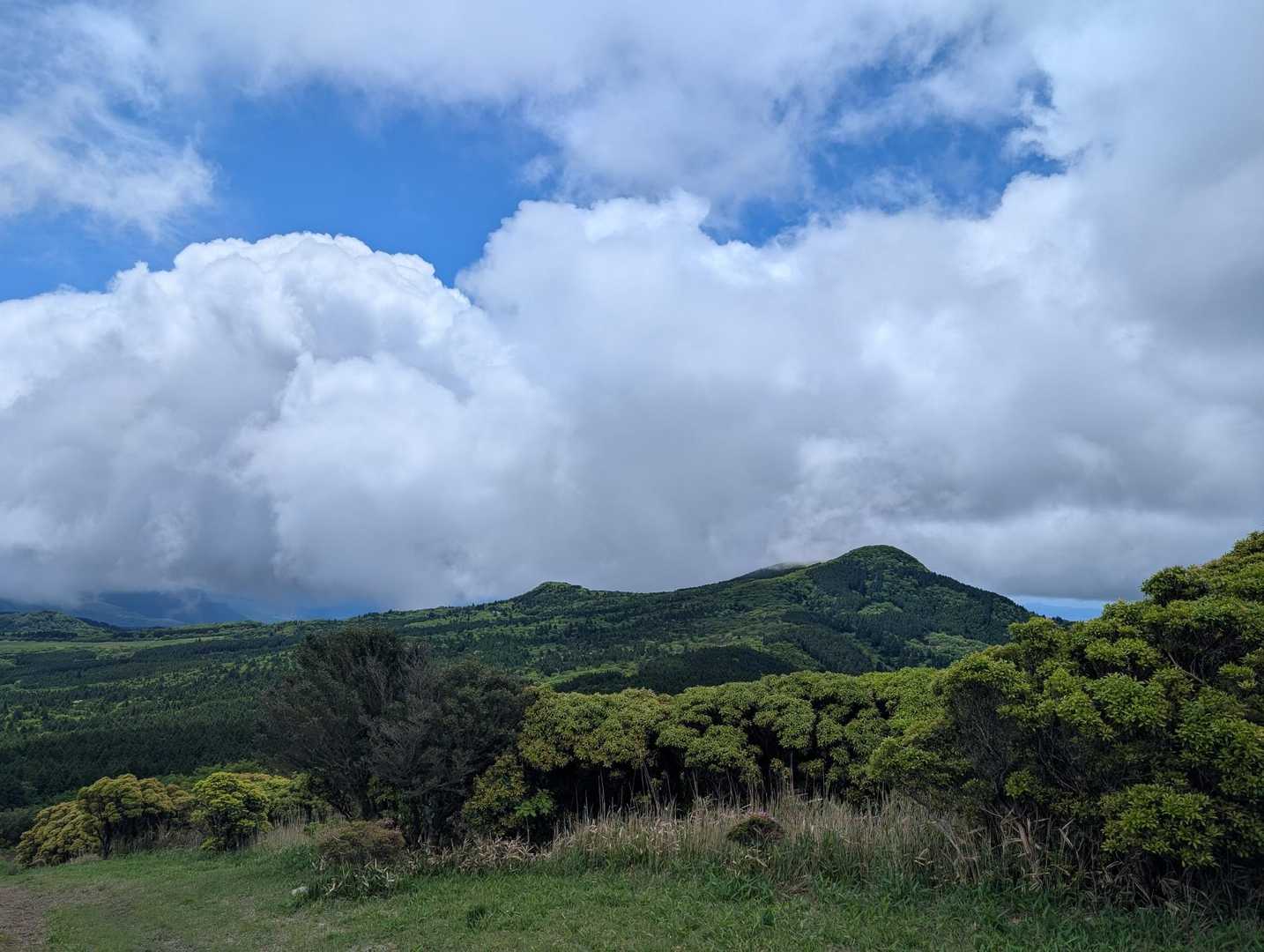 鞍岳
朝はガスっていたけど景色が見られて良かった