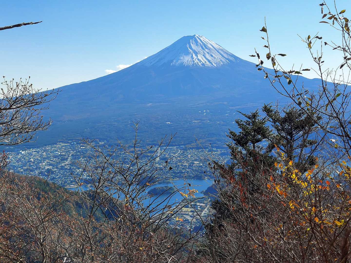 新道峠-破風山-すずらん峠-御坂黒岳-中沢山 縦走コースの写真