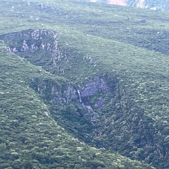 烏川右俣の大きな滝。
今度はアノ滝を見たいなぁ。