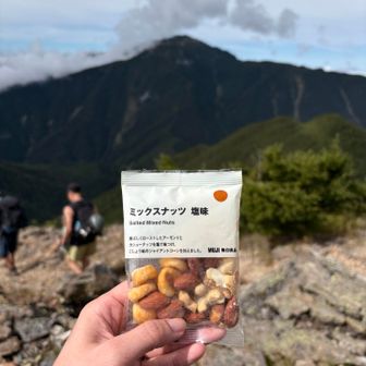 いまだに行動食が安定しないのですが、塩味も強くで持ち運びやすくて量も良かった😋