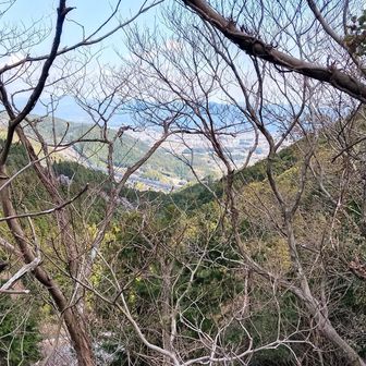 国301号の急下りが分かる遠くの眺め。