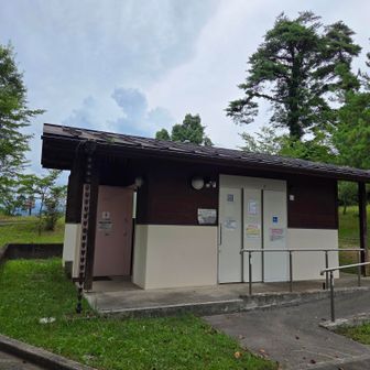 富士山公園1番上にある駐車場🅿️へ。トイレあります🚻