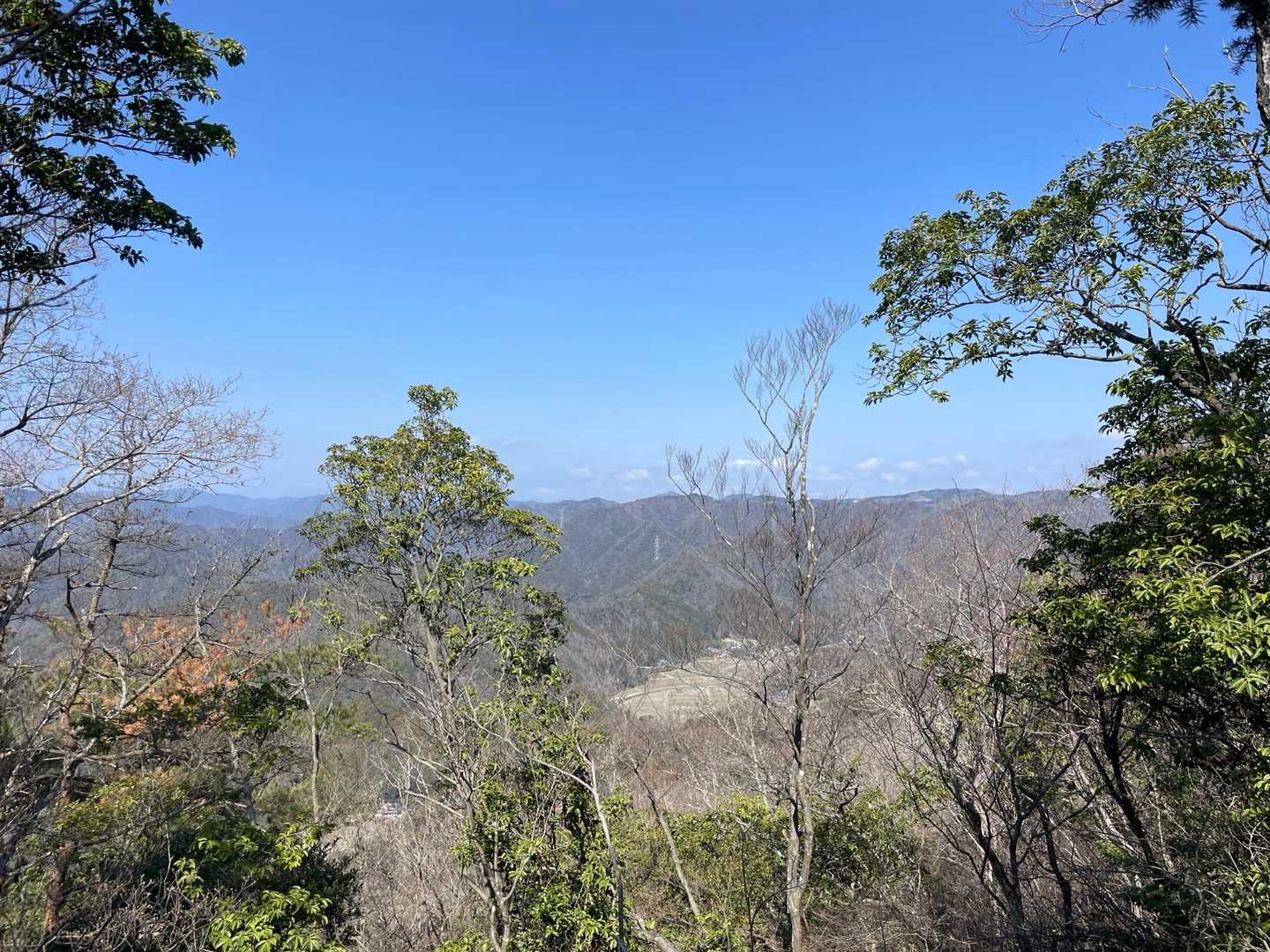 山頂手前には東側の眺望が有りました