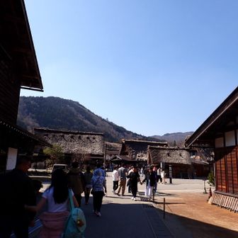 外国人に
「頑張って」って声かけられました。
登山の格好って何に見えるのかな？
全国歩いてると思われたのか❓謎。