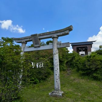 頂上の神社