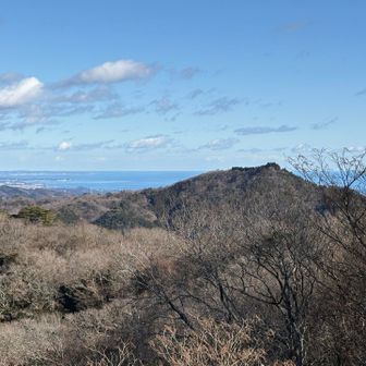 神峰山のバックには海
