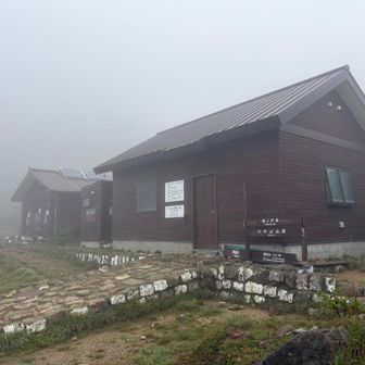 行きはガスって小屋気づかなかった