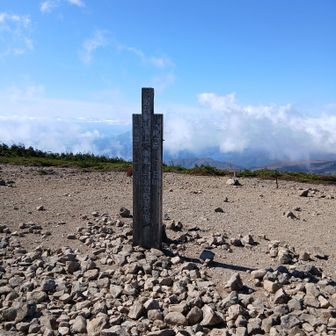 東吾妻山頂