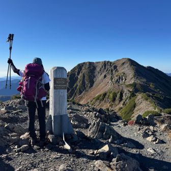 小赤石岳から
赤石岳と📸