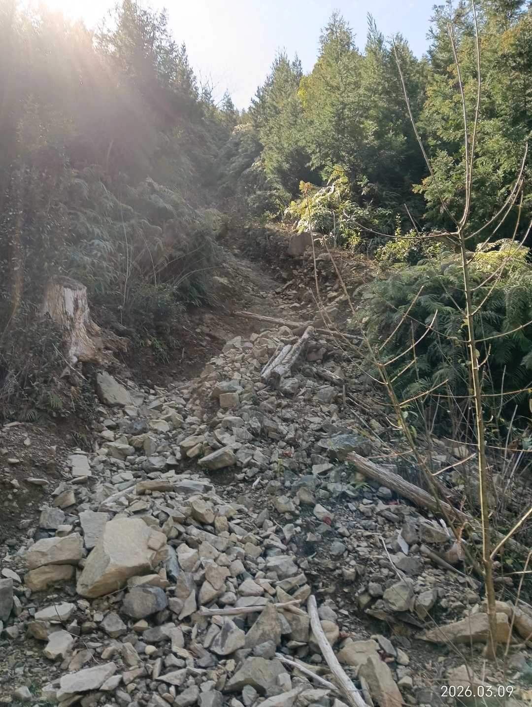 崩れてます
水の流れが変わったのでしょうか…