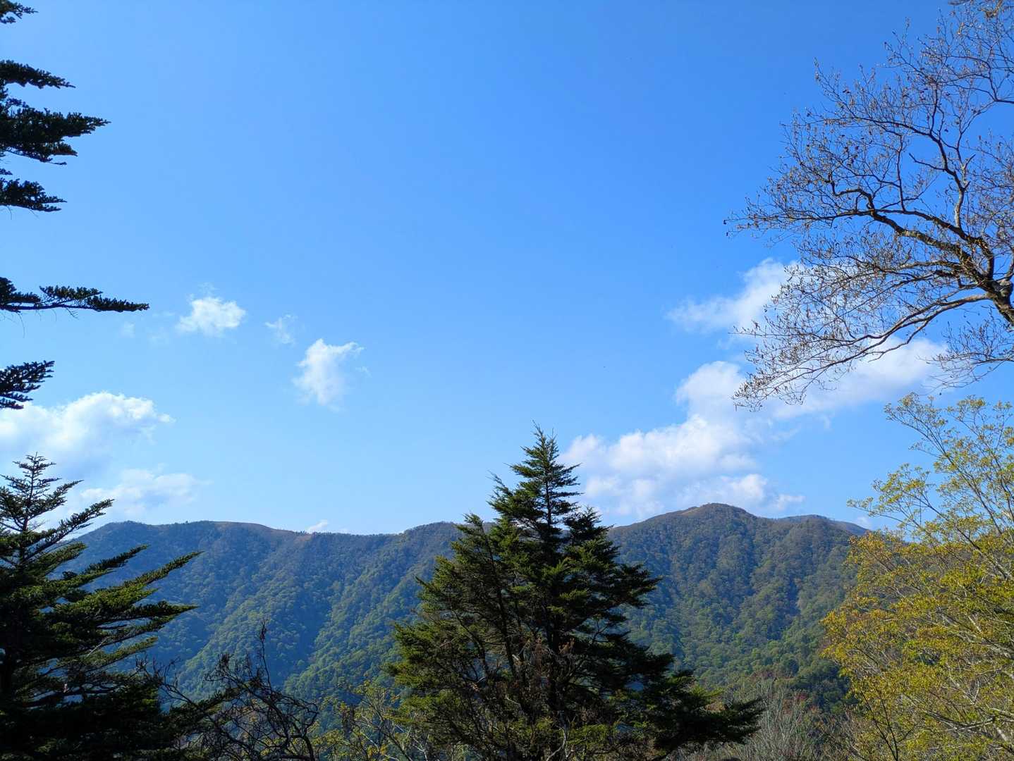 ふと見える山々に癒されて