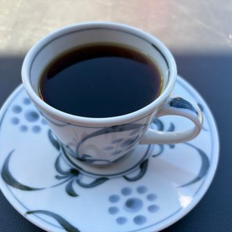 蓼科山荘でコーヒー☕️
美味しかった❤️
カップも砥部焼で可愛かったです。オーナーのこだわりだそうです❤️