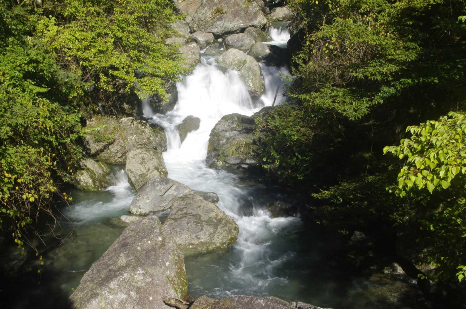川