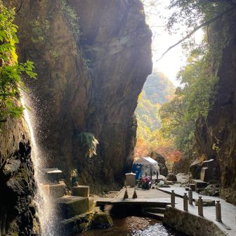 神秘的な最明寺滝
