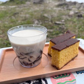 羊蹄山を見ながらいっぷくするはずだったのにな…☁️
本日はコーヒーゼリーミルクとカステラ☕️
簡単に作れて美味✨
