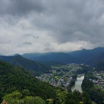 飛騨川
遠くの山々は見えず