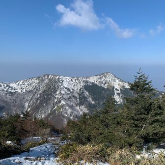 烏帽子岳に向かって降り始め