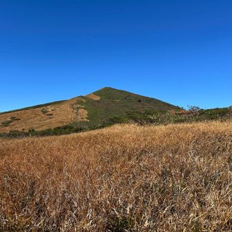 東栗駒山の分岐､栗駒山の山頂すごい人達！渋滞してる！