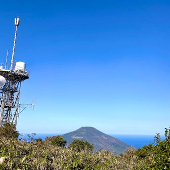 三原山から八丈富士を臨む⛰️