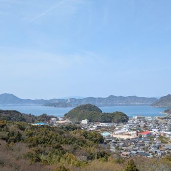 少し登ると今居た宮浦港　良い