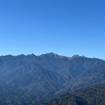 宮之浦岳。昨日モッチョムでお会いした方も、最高－！の気持ちであそこに立ってるのだろうなぁ、と。