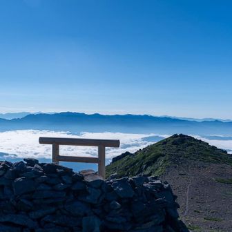 継子岳から南アルプスを望む