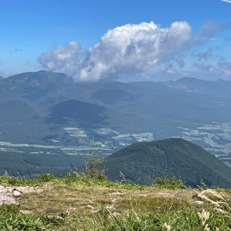 四阿山、根子岳方面。