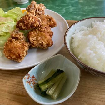わたくしは唐揚げ🐔

唐揚げって毎日食べてもなんで毎回こんなに美味しいんだろう🥹
ご馳走さまでした🙏