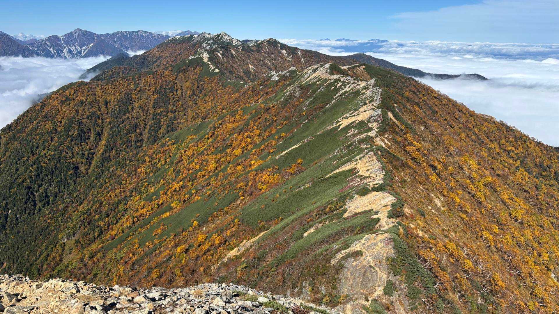 遥かに燕岳