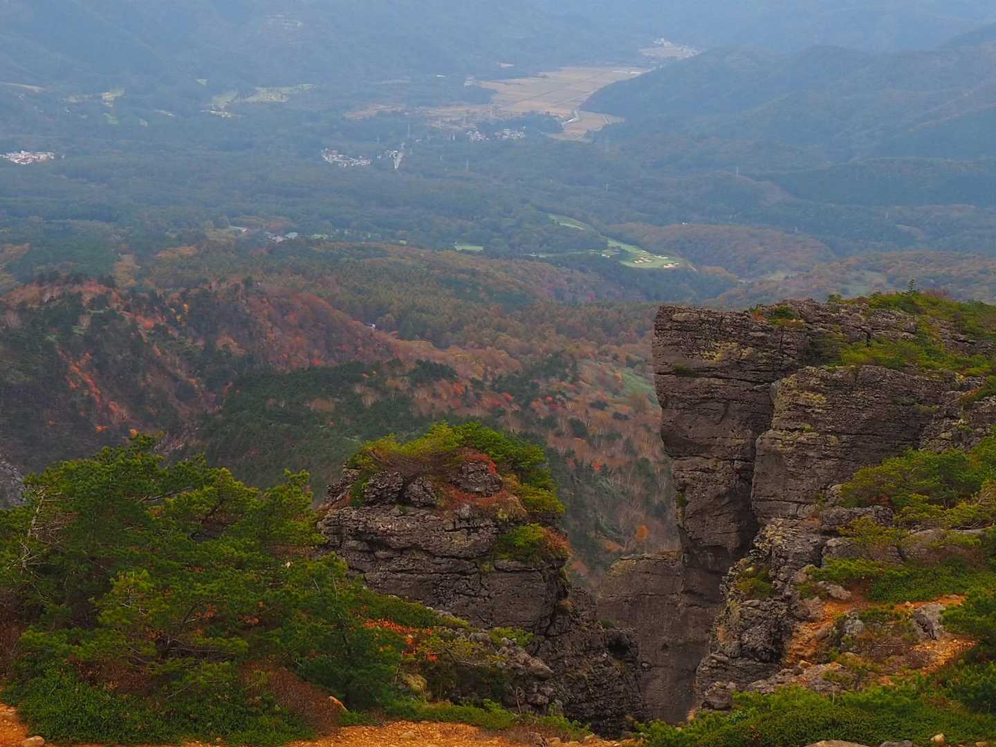 見事な岩壁