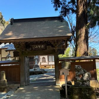 お寺があります