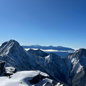 赤岳に阿弥陀岳、奥には甲斐駒・鳳凰方面✨最高すぎる景色を横岳から撮影📸
