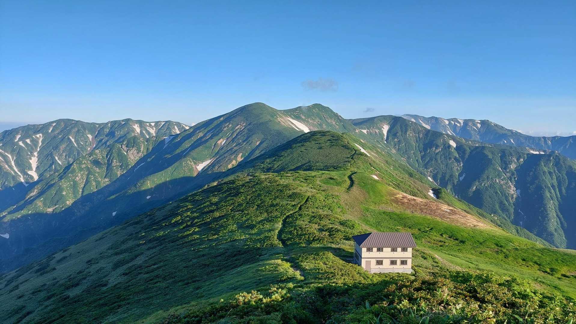清太岩山-ユーフン山-竜門山-西朝日岳-大朝日岳-小朝日岳 周回コースの写真