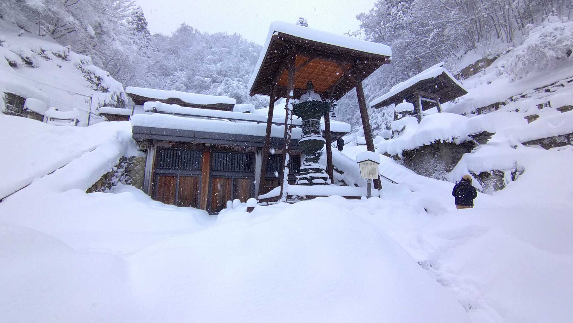 奥の院に着きました。
ここから撮影禁止